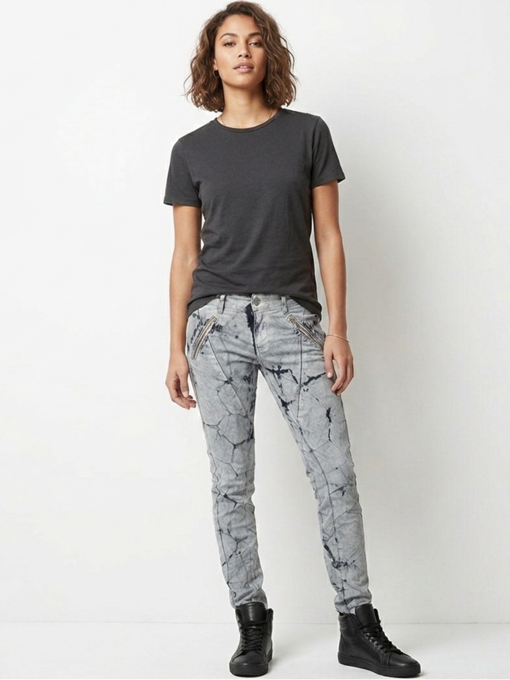 Guess - Distressed Skinny Jeans